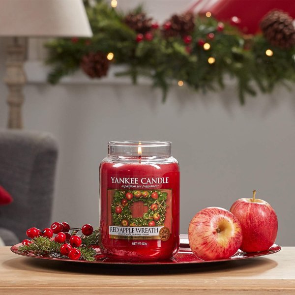 Yankee Candle Duftkerze im Glas (groß) RED APPLE WREATH - Kerze mit Brenndauer bis zu 150 Stunden