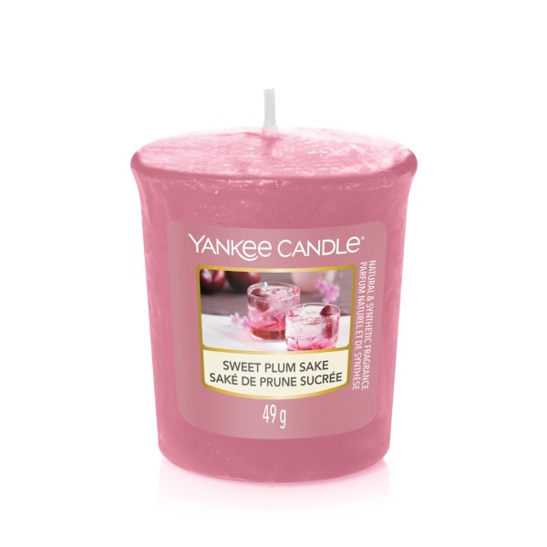 Yankee Candle Votivkerze SWEET PLUM SAKE  - Kerze mit Brenndauer bis zu 15 Stunden