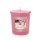 Yankee Candle Votivkerze SWEET PLUM SAKE  - Kerze mit Brenndauer bis zu 15 Stunden