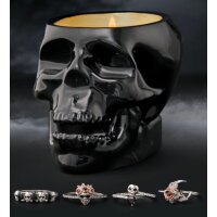 Duftkerze Midnight Teakwood Skull Totenkopf mit Überraschungs Ring von Charmed Aroma, Kerze mit Schmuck Gr. 8 / L (Gr. 57/58)