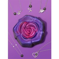 Badebombe Midnight Shimmer Rose mit Halskette von Charmed...