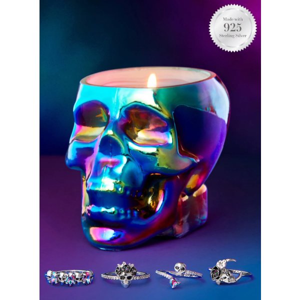 Duftkerze Enchanted Berry Skull Totenkopf mit Überraschungs Ring von Charmed Aroma, Kerze mit Schmuck