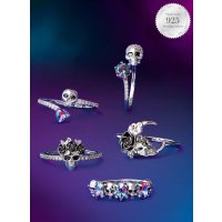 Duftkerze Enchanted Berry Skull Totenkopf mit Überraschungs Ring von Charmed Aroma, Kerze mit Schmuck