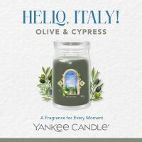Yankee Candle Duftkerze im Glas (groß) OLIVE & CYPRESS - Signature Kerze aus "Hello Italy" Kollektion mit Brenndauer bis zu 90 Stunden